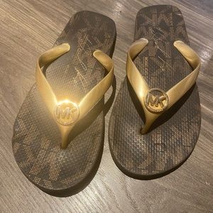 Michael kora flip floos